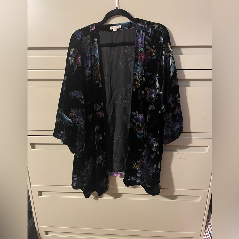 EUC Loft Floral Velvet Kimono Size 22/24